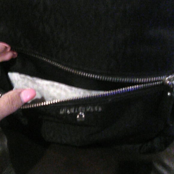 Backpack - Picture 2 of 8